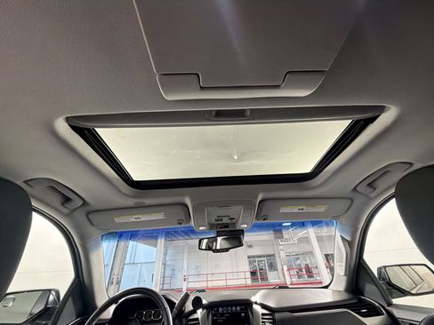 Used 2018 Chevrolet Tahoe LT image 23