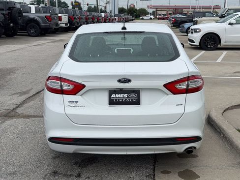 Used 2015 Ford Fusion SE FWD image 5