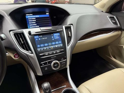 Used 2018 Acura TLX FWD image 18