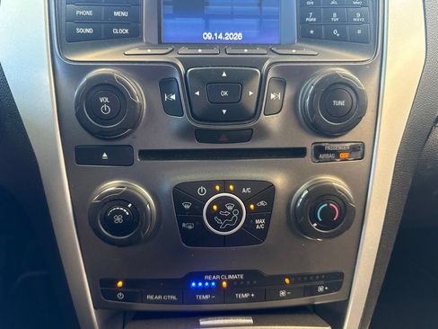 Used 2015 Ford Explorer XLT AWD/4WD image 22