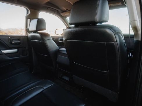 Used 2017 Chevrolet Silverado 1500 LT w/ Texas Edition image 32