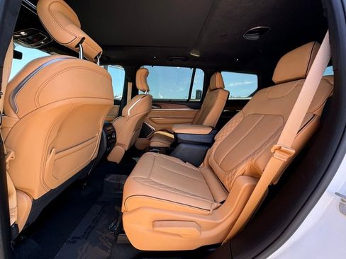 Used 2025 Jeep Grand Cherokee L Summit AWD/4WD image 36