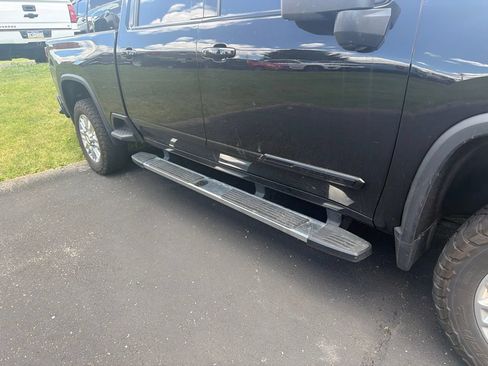 Used 2024 Chevrolet Silverado 2500 High Country w/ High Country Premium Package AWD/4WD image 3