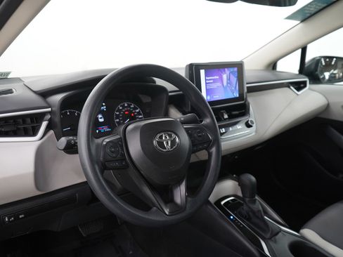 Used 2025 Toyota Corolla LE image 22