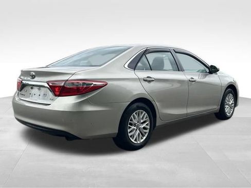 Used 2017 Toyota Camry LE FWD image 5