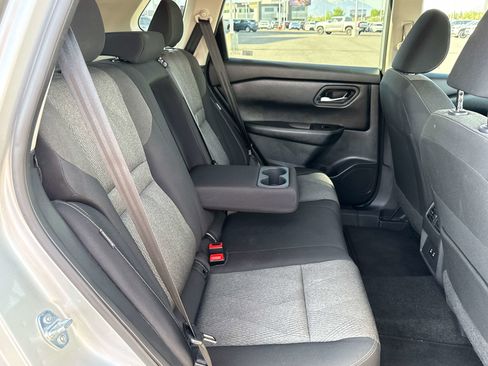Used 2024 Nissan Rogue SV AWD/4WD image 16