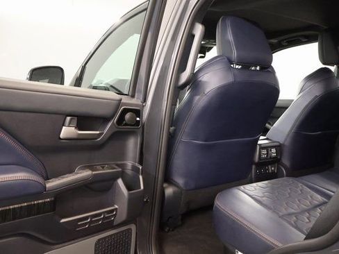 Certified 2025 Toyota 4Runner 4WD image 28