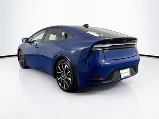 Used 2025 Toyota Prius Plug-In Hybrid video 2