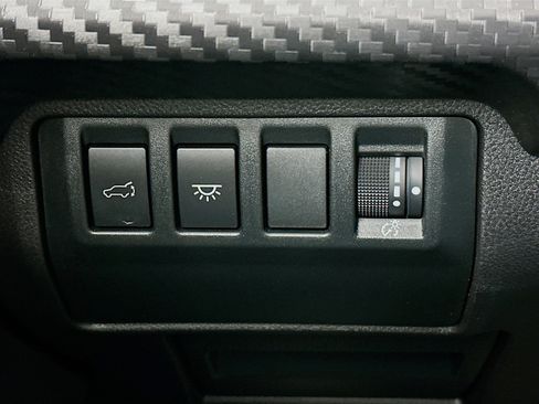 Used 2024 Subaru Ascent Premium w/ Convenience Package image 16