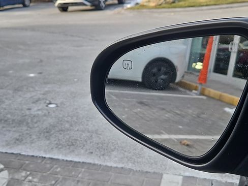 Used 2019 Toyota Corolla LE image 11