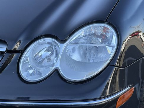 Used 2009 Mercedes-Benz CLK 350 Coupe image 16