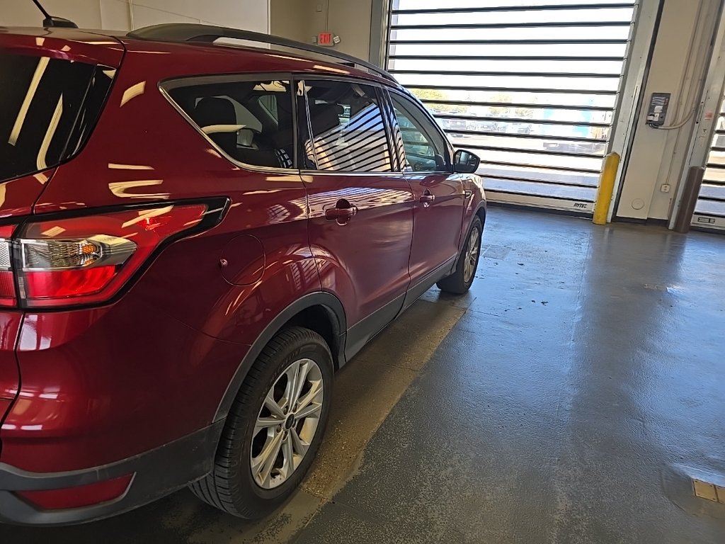 Used 2018 Ford Escape SE AWD/4WD image 3