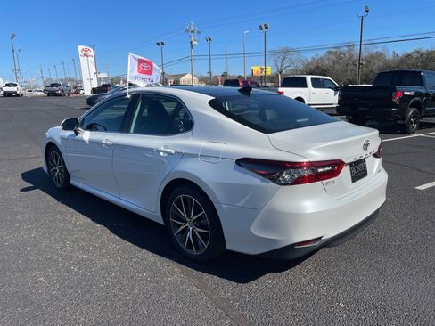 Used 2023 Toyota Camry XLE image 14