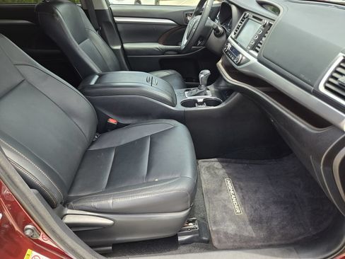 Used 2015 Toyota Highlander XLE AWD/4WD image 18