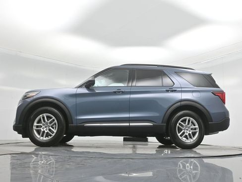 Used 2025 Ford Explorer Active image 57