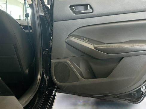 Used 2025 Nissan Altima 2.5 SV FWD image 27