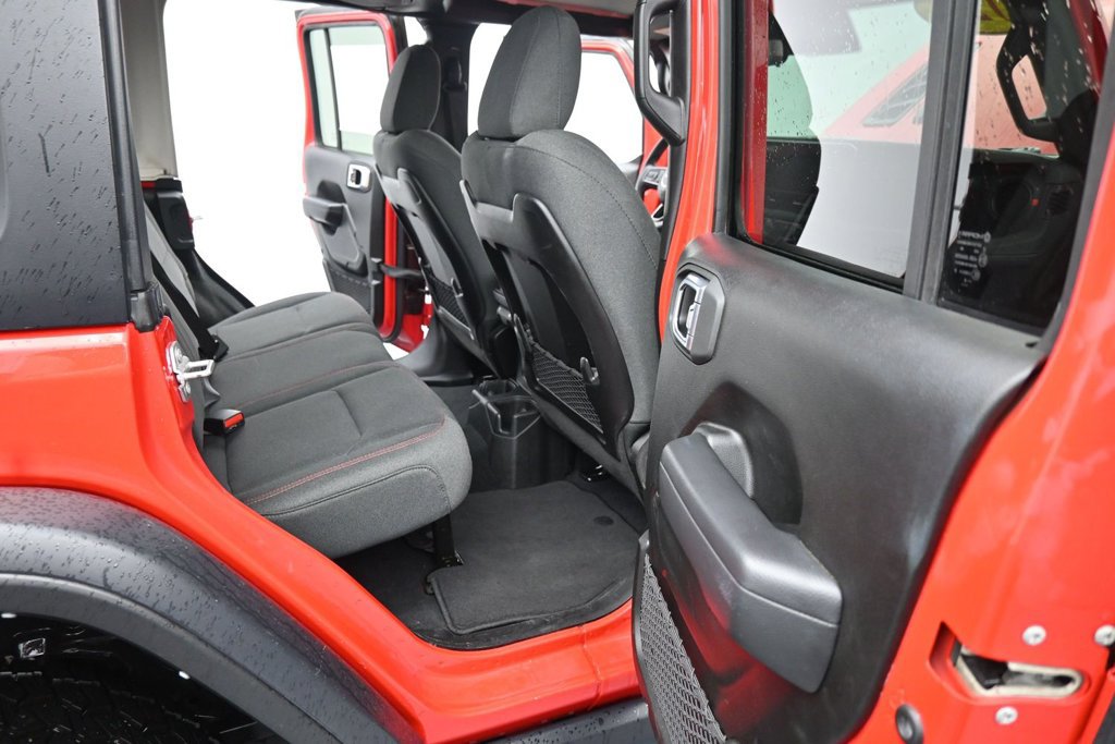 Used 2024 Jeep Wrangler Unlimited Rubicon AWD/4WD image 24