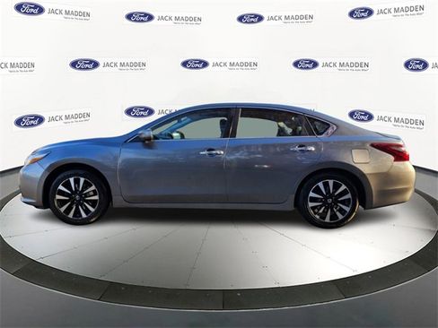 Used 2018 Nissan Altima 2.5 SV image 2