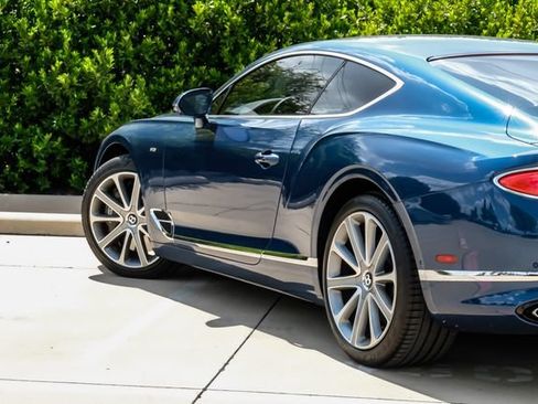 Used 2021 Bentley Continental GT AWD/4WD image 13