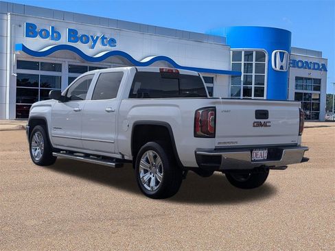 Used 2018 GMC Sierra 1500 SLT w/ Enhanced Driver Alert Package image 6