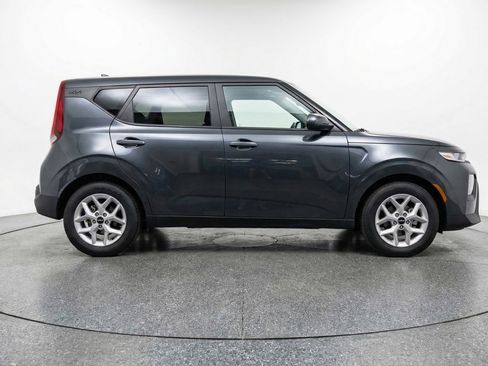 Used 2025 Kia Soul LX w/ LX Technology Package image 11