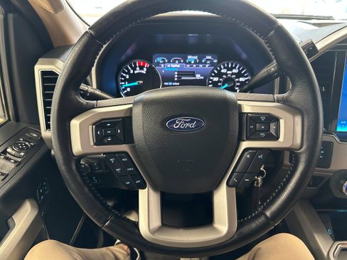 Used 2022 Ford F250 Lariat w/ Chrome Package image 22