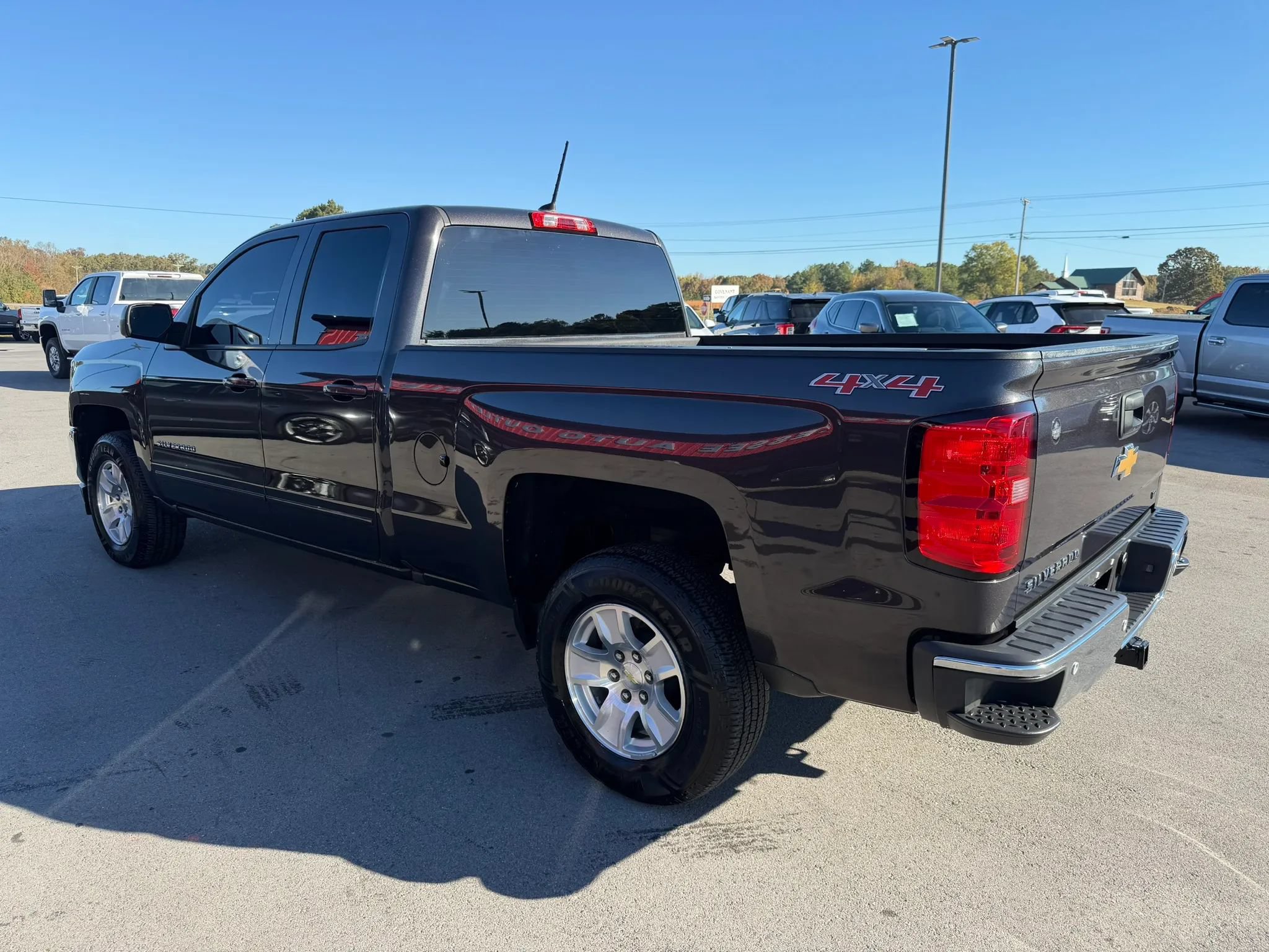Used 2016 Chevrolet Silverado 1500 LT w/ Trailering Package AWD/4WD image 3