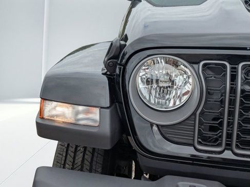 New 2025 Jeep Gladiator Sport image 8