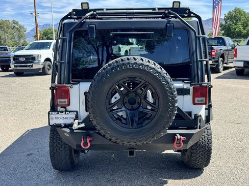Used 2011 Jeep Wrangler Unlimited Rubicon w/ Connectivity Group AWD/4WD image 6