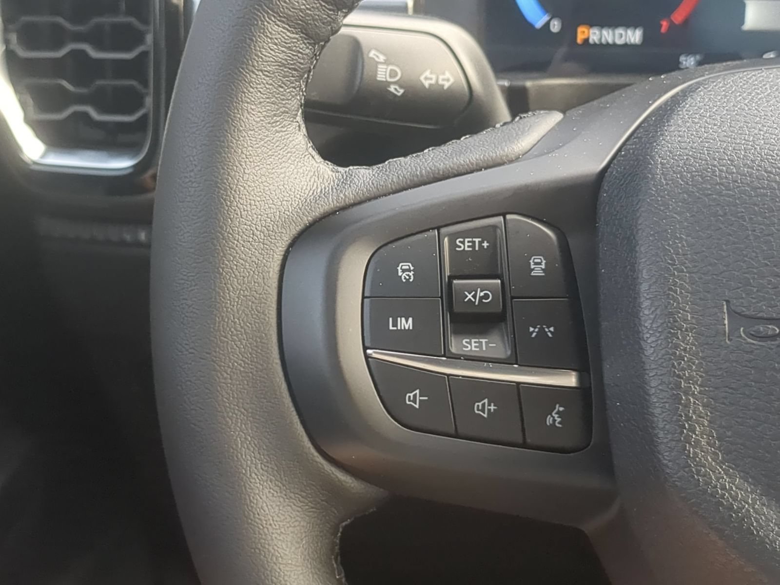 Used 2026 Ford Ranger Lariat w/ FX4 Off-Road Package AWD/4WD image 17