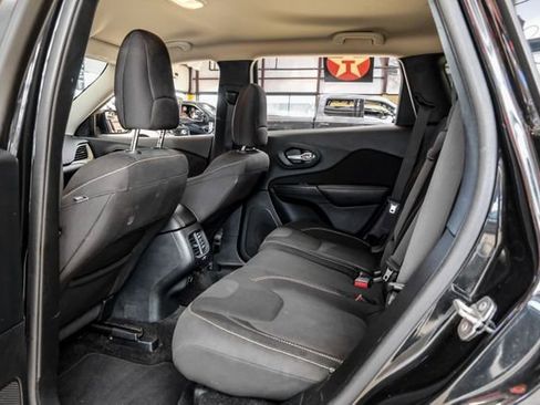Used 2016 Jeep Cherokee Latitude image 34