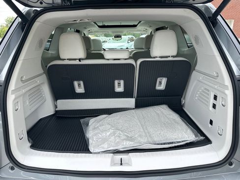 New 2026 Buick Enclave Avenir w/ Super Cruise Package FWD image 19