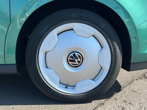 New 2025 Volkswagen ID. Buzz 1st Edition image 7