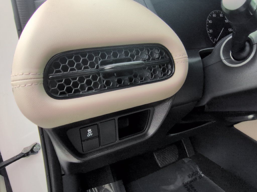 Used 2024 Honda HR-V LX image 23