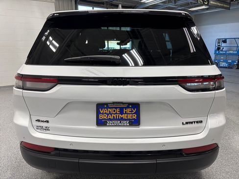 Used 2024 Jeep Grand Cherokee Limited w/ Black Appearance Package image 6