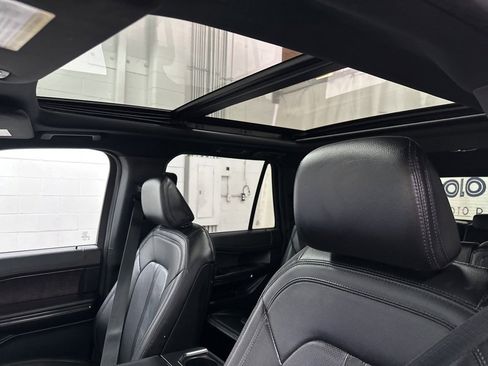 Used 2021 Ford Expedition Limited image 32