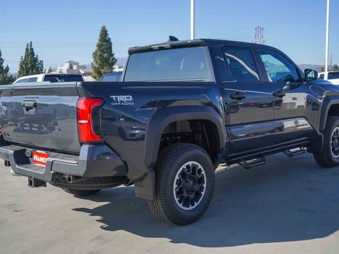 New 2025 Toyota Tacoma TRD Off-Road image 9
