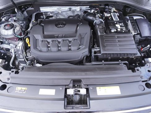 Used 2022 Volkswagen Tiguan SE R-Line FWD image 30
