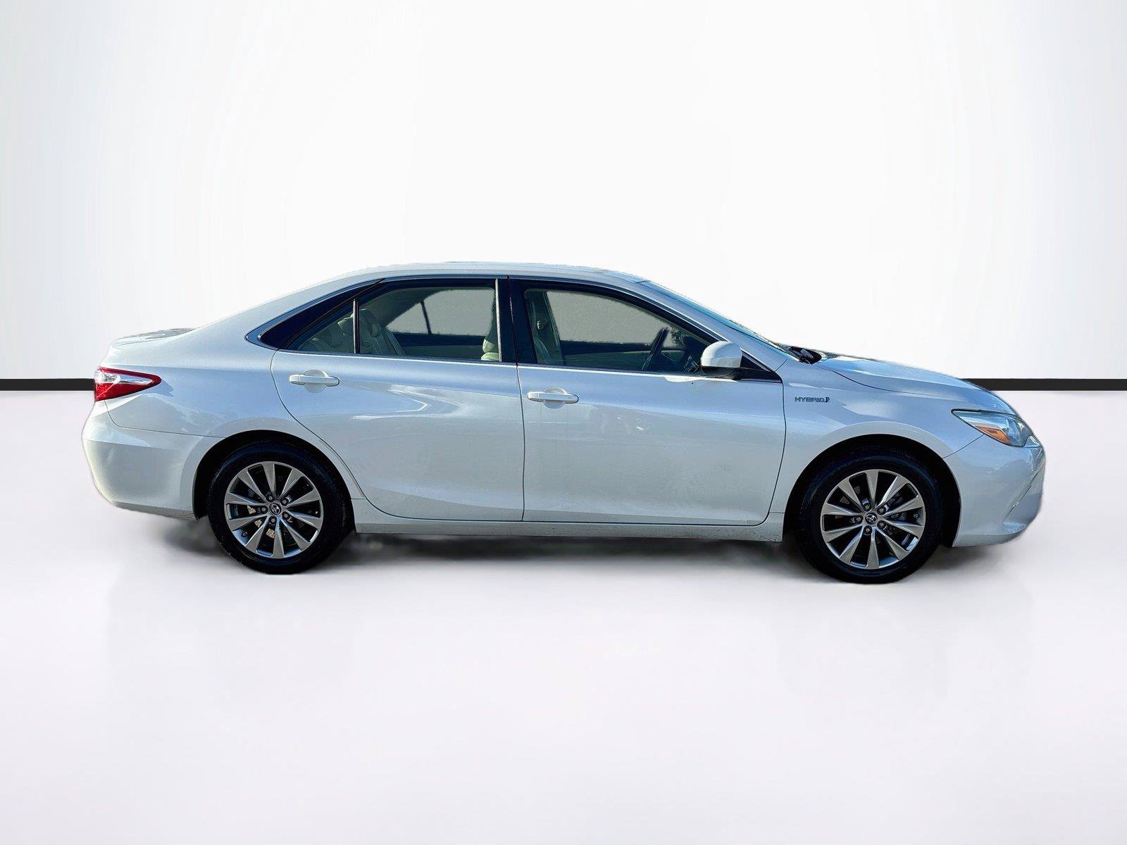Used 2016 Toyota Camry XLE FWD image 8