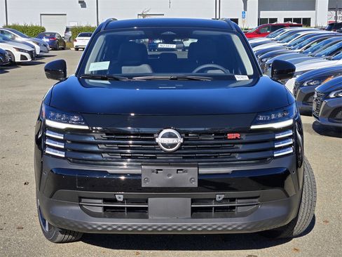 New 2025 Nissan Kicks SR image 2