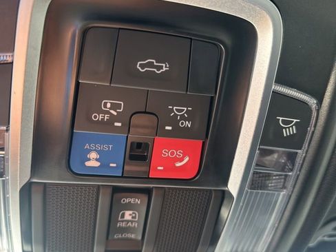 Used 2023 RAM 1500 Laramie image 24