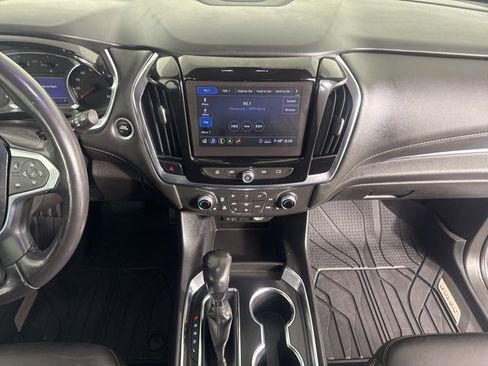 Used 2021 Chevrolet Traverse RS image 19