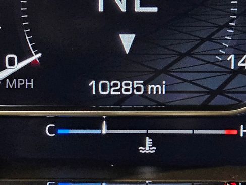 Used 2024 GMC Sierra 1500 SLT w/ SLT Convenience Package image 29