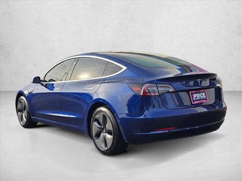 Used 2019 Tesla Model 3 Standard Range image 3