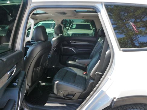 Used 2021 Kia Telluride SX w/ SX Prestige Package AWD/4WD image 32