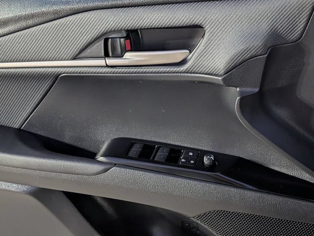 Used 2025 Toyota Camry SE FWD image 24