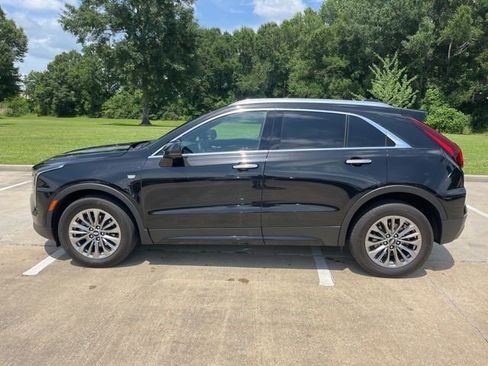 Certified 2025 Cadillac XT4 Premium Luxury FWD image 2