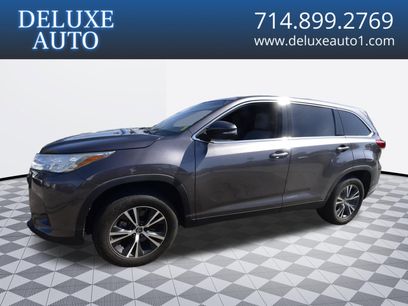 Used 2019 Toyota Highlander LE w/ Carpet Mat Package (TMS)