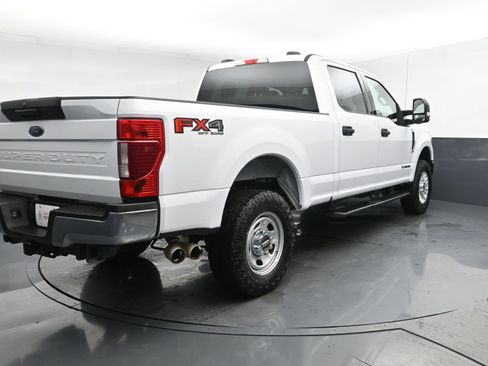 Used 2021 Ford F250 XLT w/ FX4 Off-Road Package AWD/4WD image 22