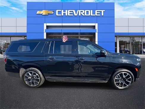 Used 2023 Chevrolet Suburban RST image 4